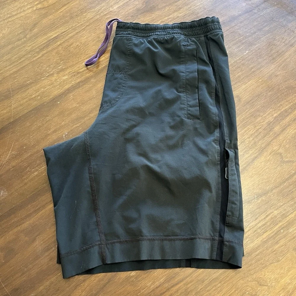 Lululemon Pace Breaker Men's XL 10